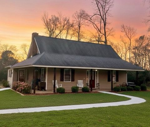 Photo of 205 Live Oak Drive, Waynesboro, GA 30830 (MLS # 552248)