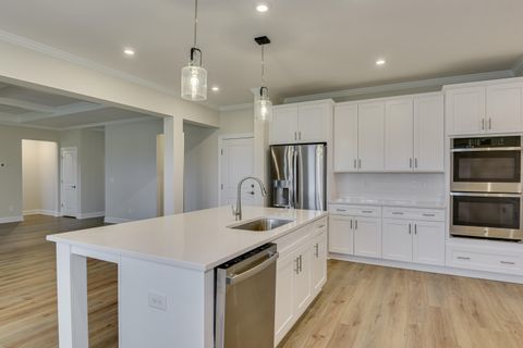 Tiny photo for 8 Belfast Court, North Augusta, SC 29860 (MLS # 542953)
