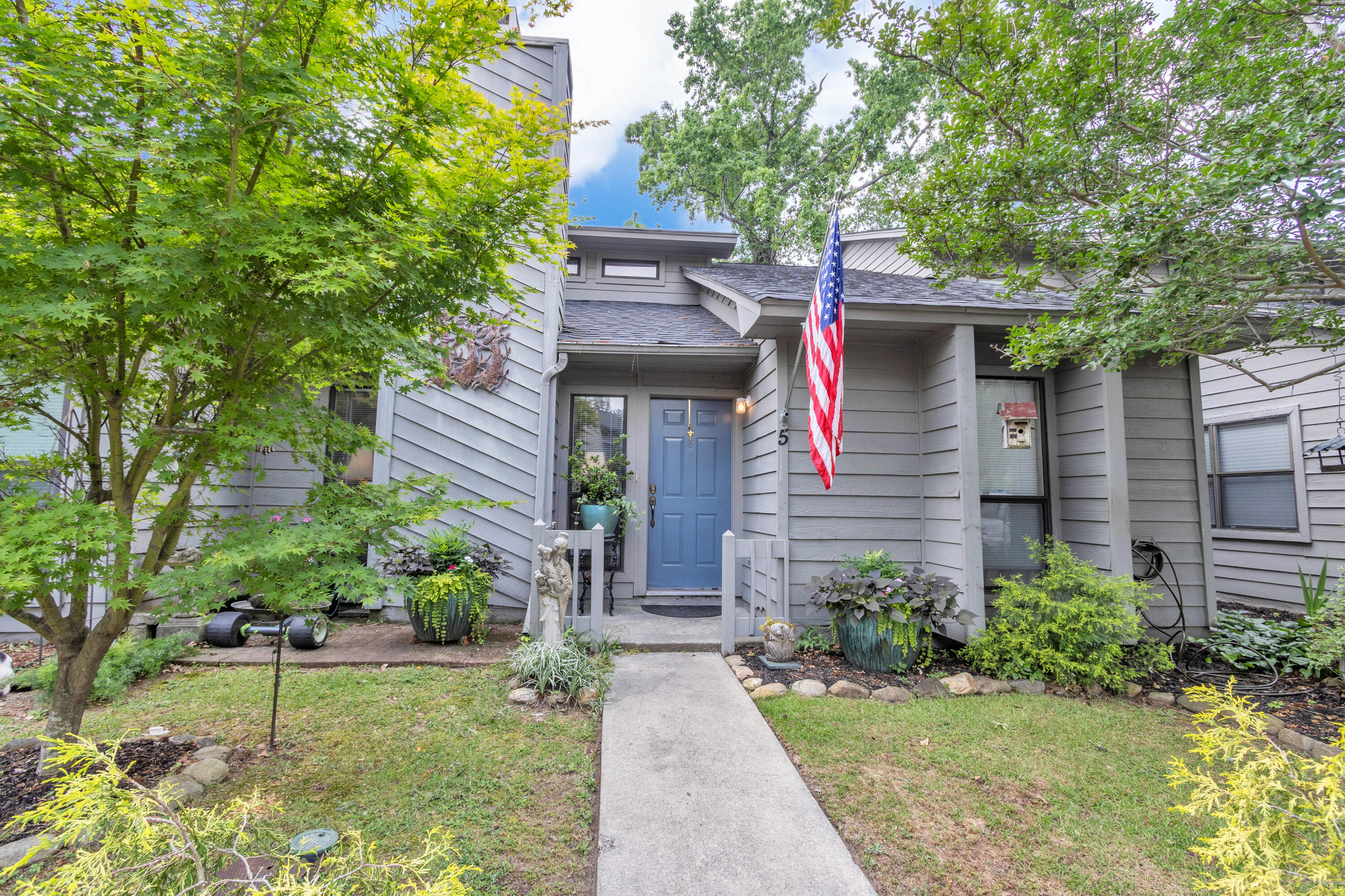 16 Cardinal Lane