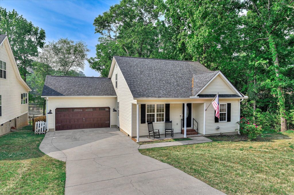 Photo of 1975 Shoreline Drive, Grovetown, GA 30813 (MLS # 554954)