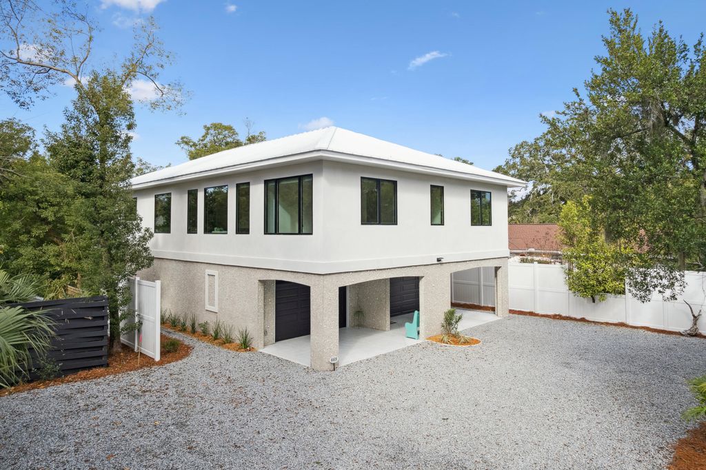 Photo of 669 Arnold Lane, St. Simons, GA 31522 (MLS # 550803)