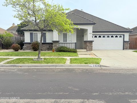 Photo of 2434 Teelynn Avenue, Santa Maria, CA 93458 (MLS # 26000124)