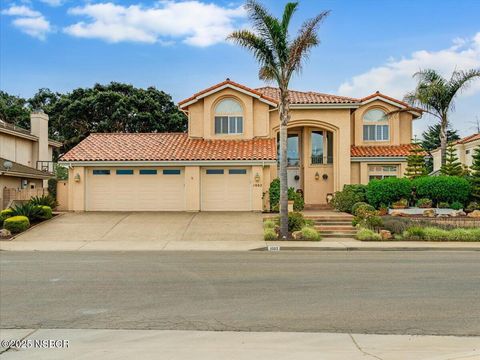 Photo of 1002 Fairway Vista Drive, Santa Maria, CA 93455 (MLS # 25002230)