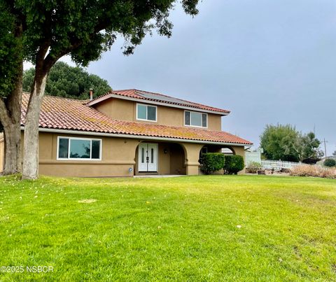 Photo of 684 Clubhouse Drive, Santa Maria, CA 93455 (MLS # 25001909)