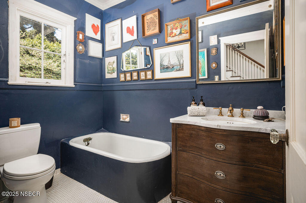 Santa Barbara, California 93105, United States, 5 Bedrooms Bedrooms, ,4 BathroomsBathrooms,Residential,Active,153749