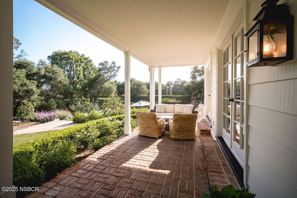 Santa Barbara, California 93105, United States, 5 Bedrooms Bedrooms, ,4 BathroomsBathrooms,Residential,Active,153749