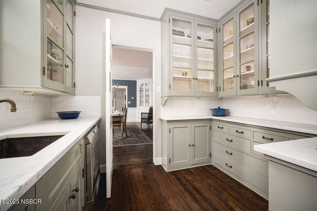 Santa Barbara, California 93105, United States, 5 Bedrooms Bedrooms, ,4 BathroomsBathrooms,Residential,Active,153749