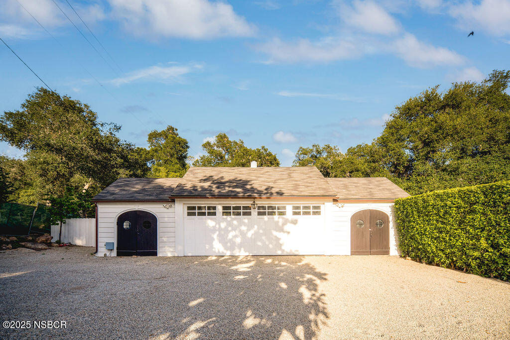 Santa Barbara, California 93105, United States, 5 Bedrooms Bedrooms, ,4 BathroomsBathrooms,Residential,Active,153749