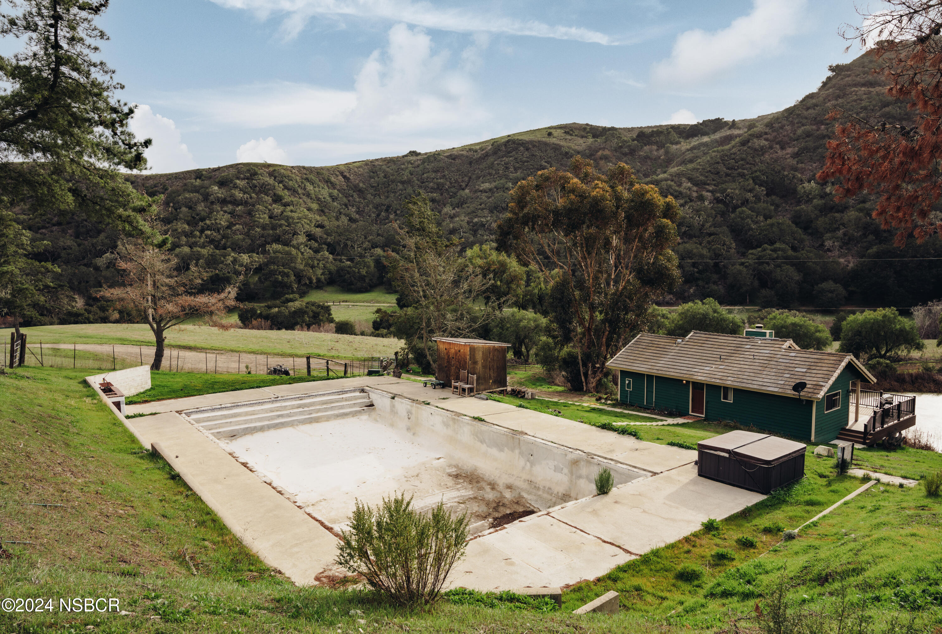 Lompoc, California 93436, United States, 10 Bedrooms Bedrooms, ,4 BathroomsBathrooms,Residential,Pending,196254