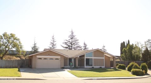 Photo of 4632 Cameo Drive, Santa Maria, CA 93455 (MLS # 26000572)