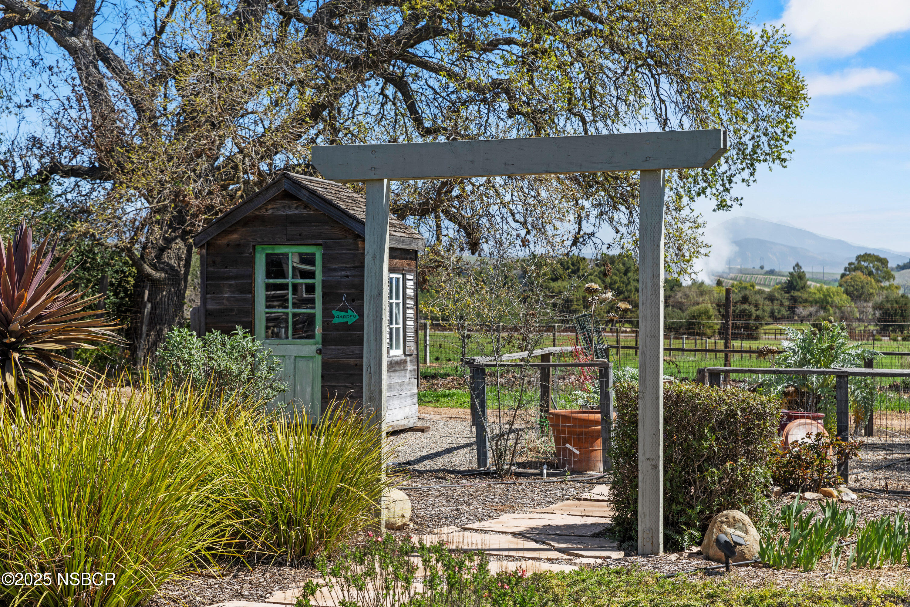 Santa Ynez, California 93460, United States, 4 Bedrooms Bedrooms, ,3 BathroomsBathrooms,Residential,Pending,121507