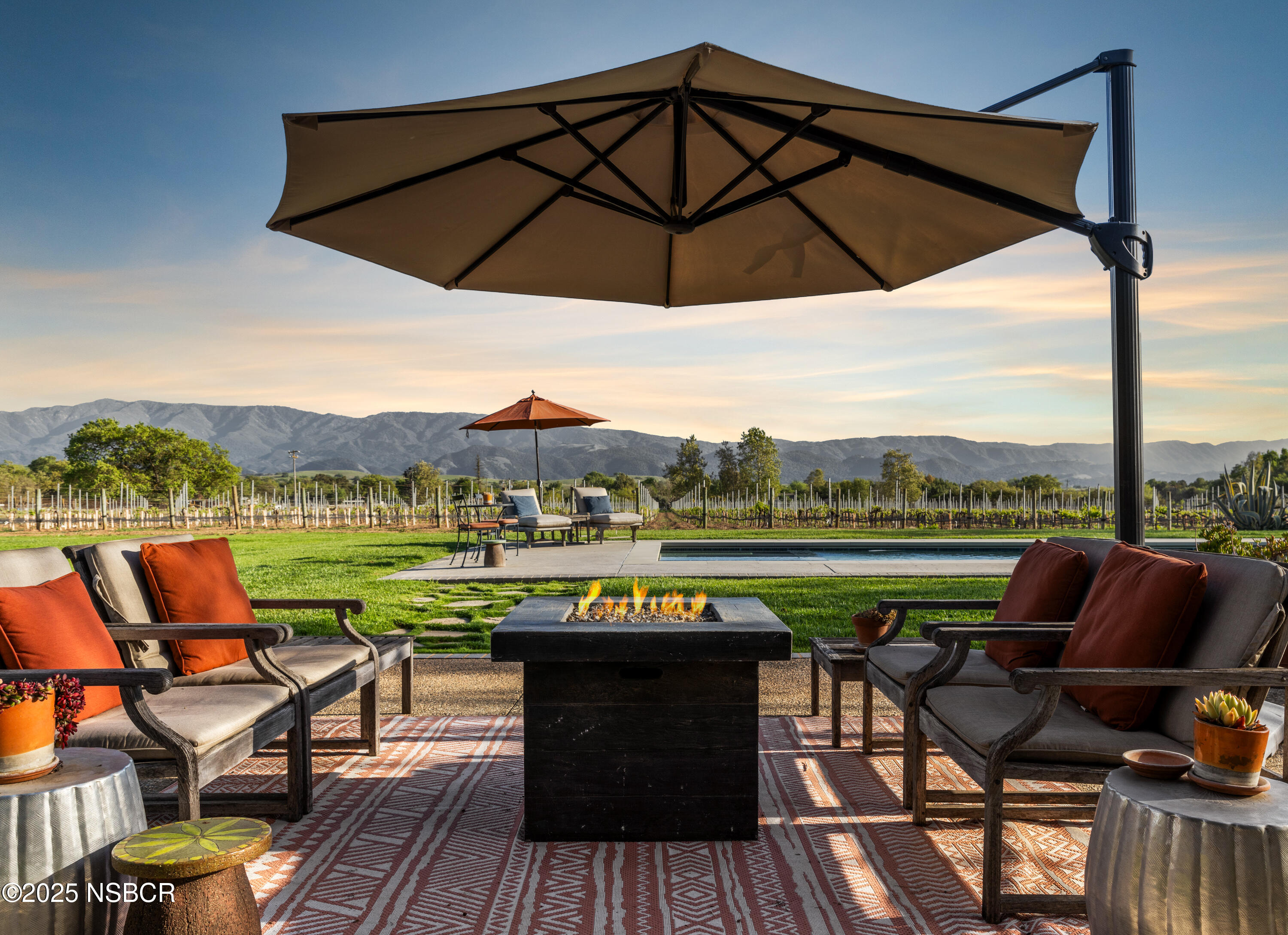 Santa Ynez, California 93460, United States, 4 Bedrooms Bedrooms, ,3 BathroomsBathrooms,Residential,Pending,121507