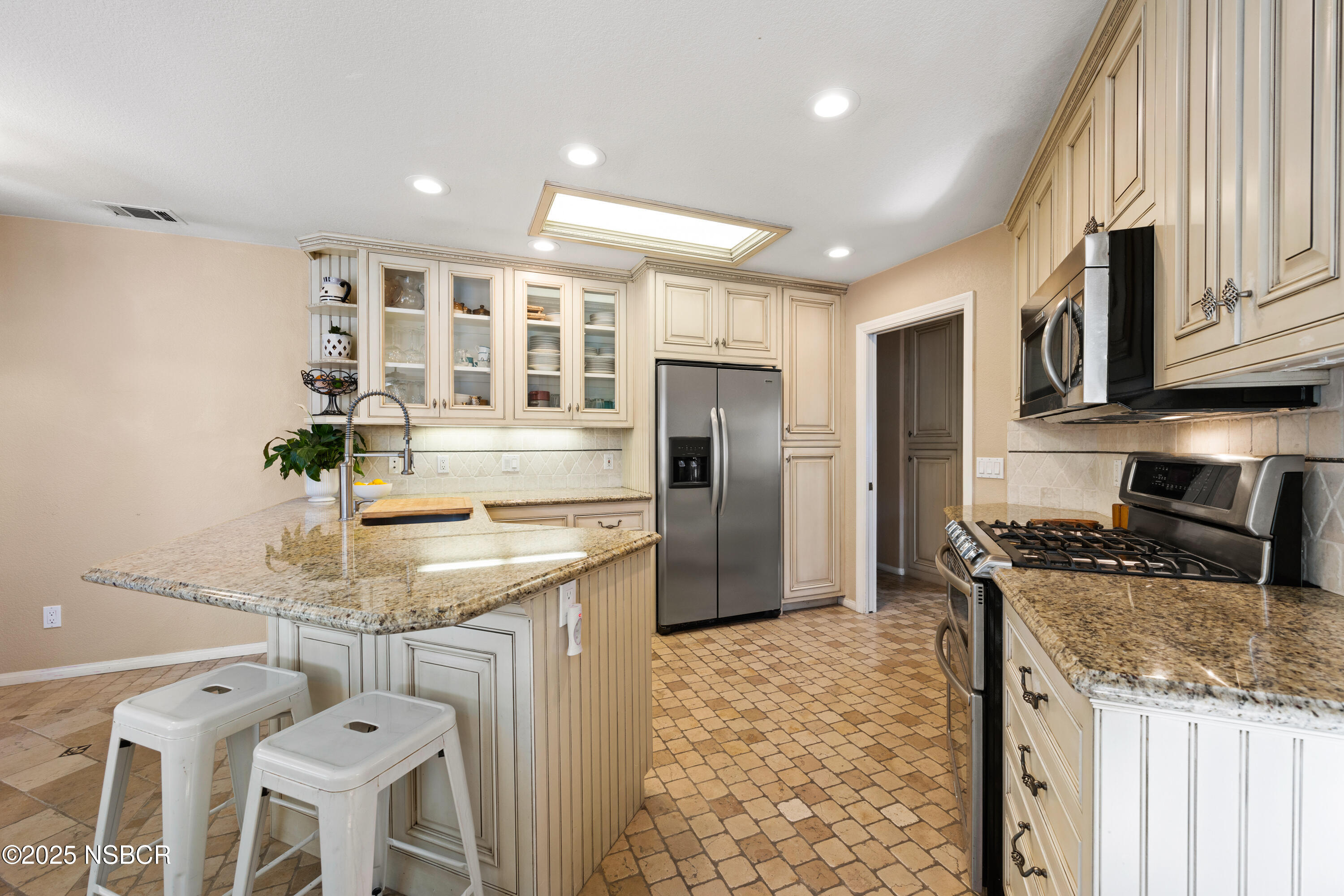 Solvang, California 93463, United States, 3 Bedrooms Bedrooms, ,2 BathroomsBathrooms,Residential,Active,164040