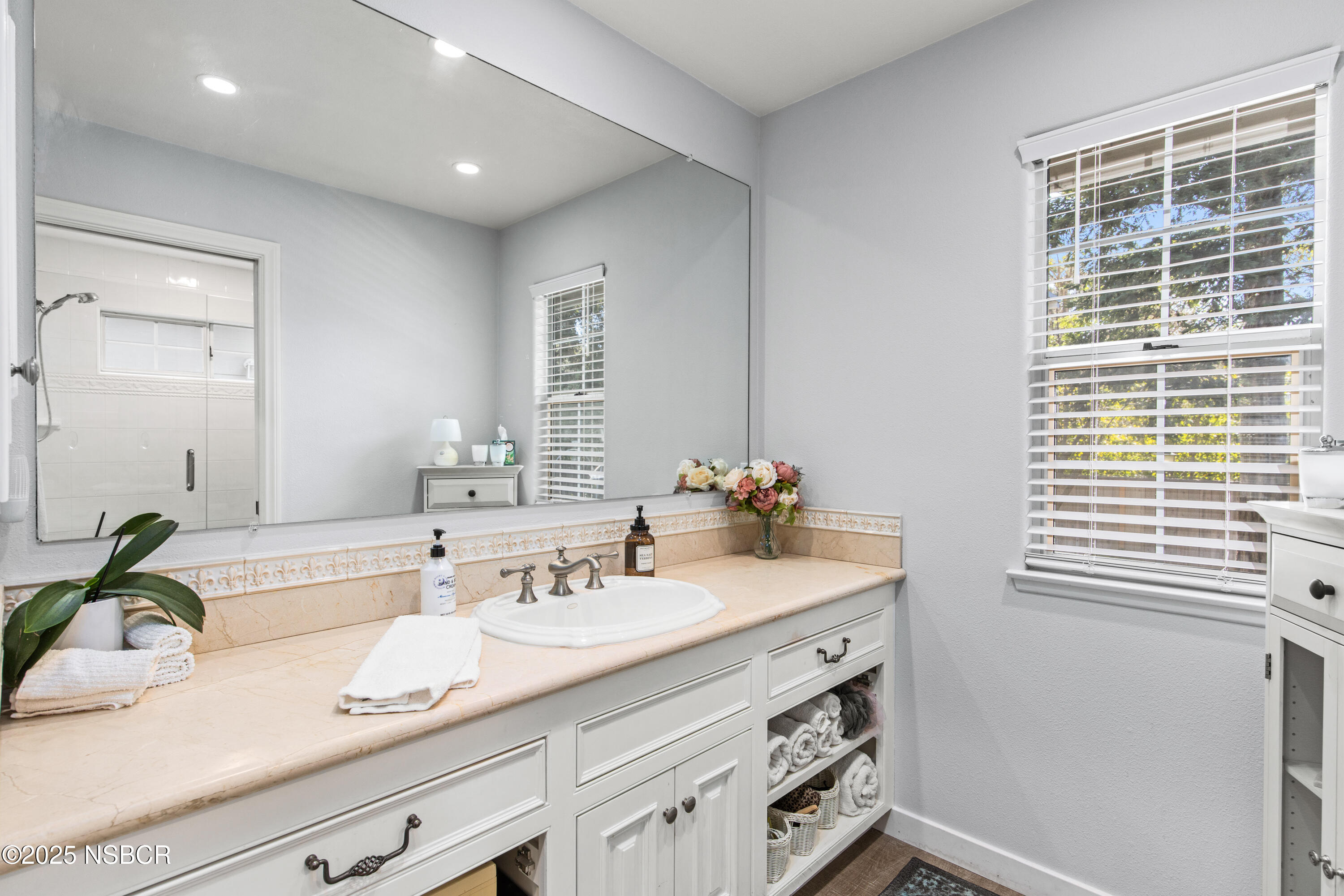 Solvang, California 93463, United States, 3 Bedrooms Bedrooms, ,2 BathroomsBathrooms,Residential,Active,164040