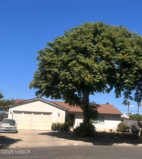 Photo of 1021 W Hermosa Drive, Santa Maria, CA 93458 (MLS # 25002154)