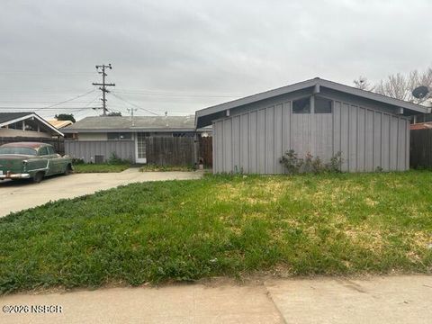 Photo of 408 N East Avenue, Santa Maria, CA 93454 (MLS # 26000244)
