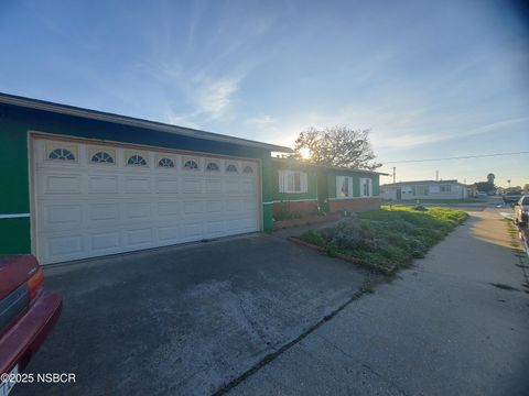 Photo of 438 W Harding Avenue, Santa Maria, CA 93458 (MLS # 25002337)