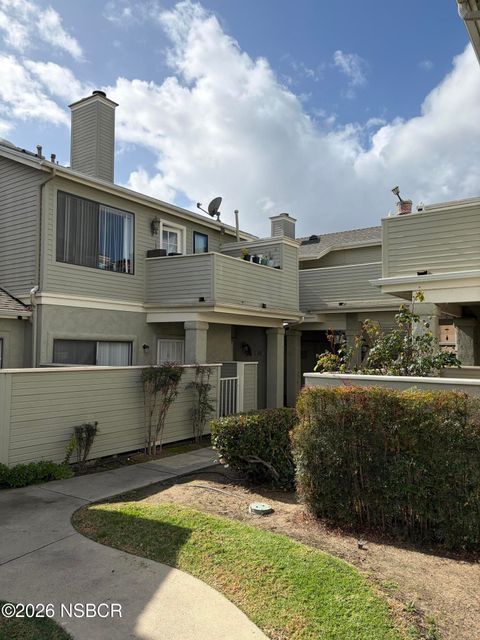 Photo of 220 E Grant Street #81, Santa Maria, CA 93454 (MLS # 26000267)