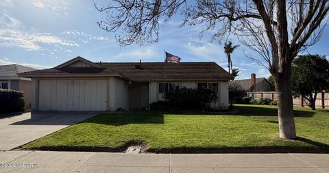 Photo of 738 E Mcelhany Avenue, Santa Maria, CA 93454 (MLS # 26000232)