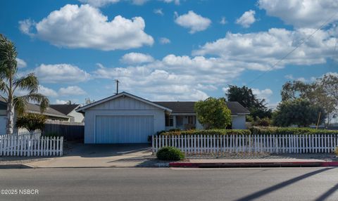 Photo of 1412 W Pine Avenue, Lompoc, CA 93436 (MLS # 25002245)