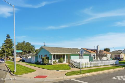 Photo of 801 E Cook Street, Santa Maria, CA 93454 (MLS # 26000075)