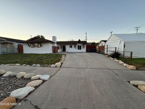 Photo of 1408 W Walnut Avenue, Lompoc, CA 93436 (MLS # 26000118)