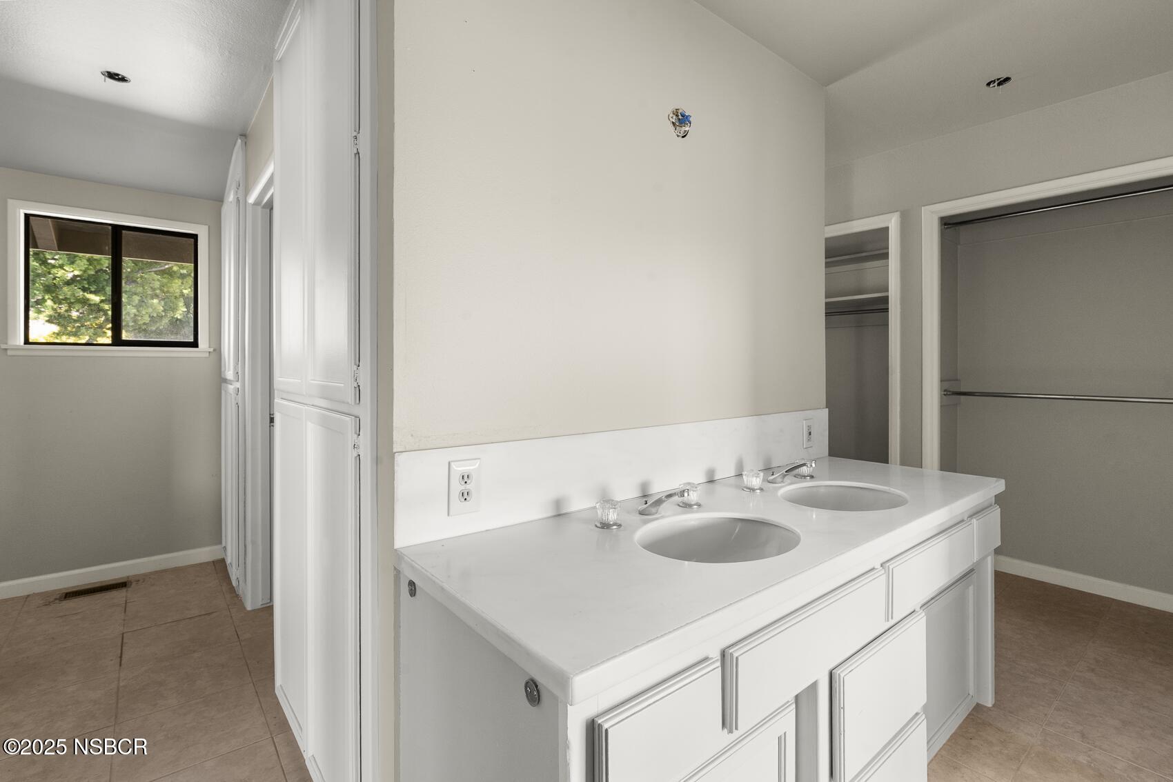 Santa Ynez, California 93460, United States, 4 Bedrooms Bedrooms, ,6 BathroomsBathrooms,Residential,Active,235362