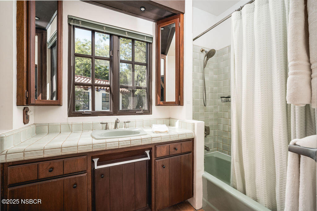 Santa Ynez, California 93460, United States, 4 Bedrooms Bedrooms, ,6 BathroomsBathrooms,Residential,Active,204391