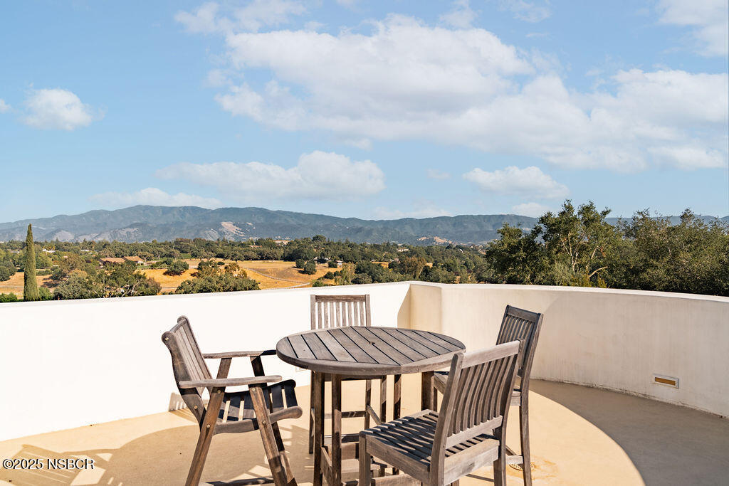 Santa Ynez, California 93460, United States, 4 Bedrooms Bedrooms, ,6 BathroomsBathrooms,Residential,Active,204391