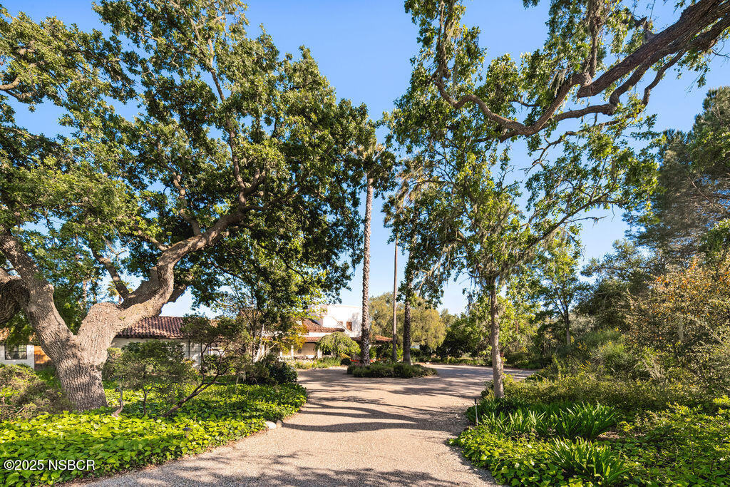 Santa Ynez, California 93460, United States, 4 Bedrooms Bedrooms, ,6 BathroomsBathrooms,Residential,Active,204391