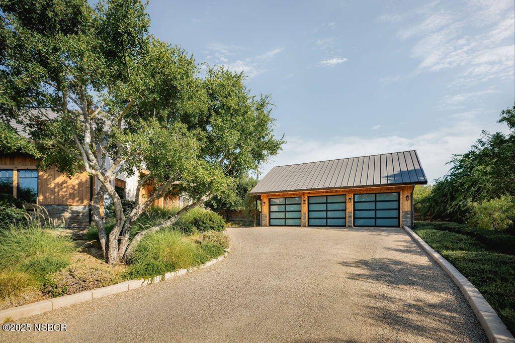 Santa Ynez, California 93460, United States, 4 Bedrooms Bedrooms, ,4 BathroomsBathrooms,Residential,Active,162939