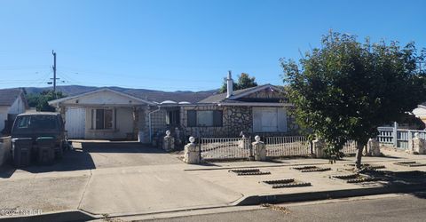 Photo of 1404 W Walnut Avenue, Lompoc, CA 93436 (MLS # 25002100)