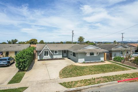 Photo of 1621 W Pine Avenue, Lompoc, CA 93436 (MLS # 26000675)