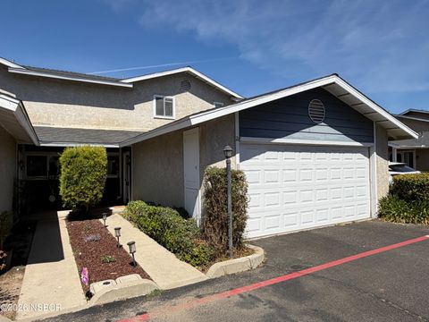 Photo of 1738 Lynne Drive #28, Santa Maria, CA 93454 (MLS # 26000578)