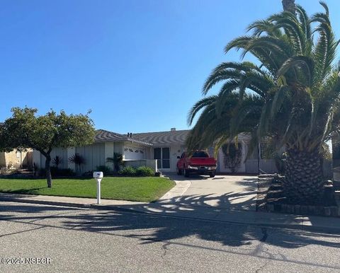 Photo of 218 Highland Drive, Santa Maria, CA 93455 (MLS # 25002285)