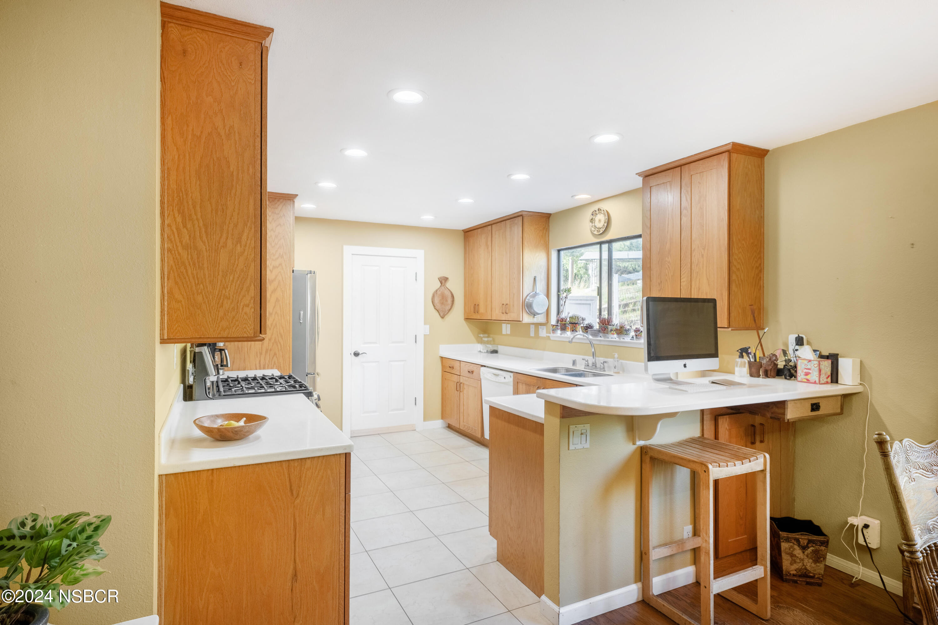 Lompoc, California 93436, United States, 3 Bedrooms Bedrooms, ,3 BathroomsBathrooms,Residential,Active,79501