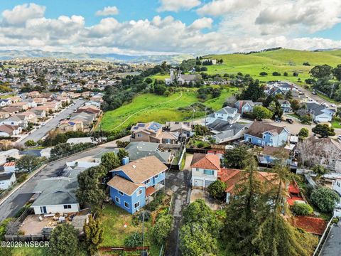 Photo of 571 S Traffic Way, Arroyo Grande, CA 93420 (MLS # 26000333)