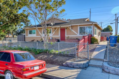 Photo of 700 W Morrison Avenue, Santa Maria, CA 93458 (MLS # 25002072)