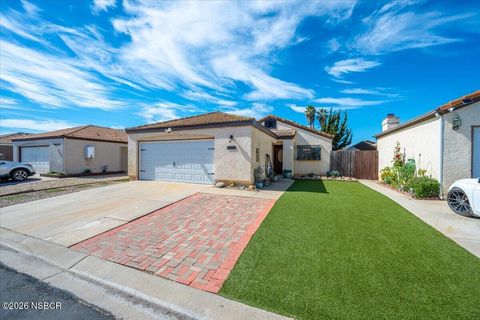 Photo of 2217 Chestnut Lane, Santa Maria, CA 93458 (MLS # 26000406)