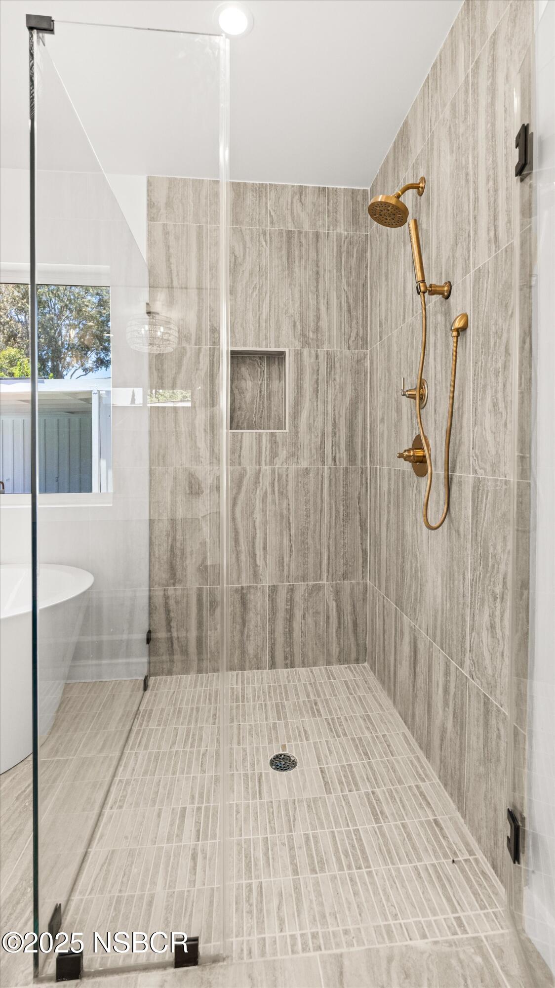 Solvang, California 93463, United States, 3 Bedrooms Bedrooms, ,3 BathroomsBathrooms,Residential,Active,171345