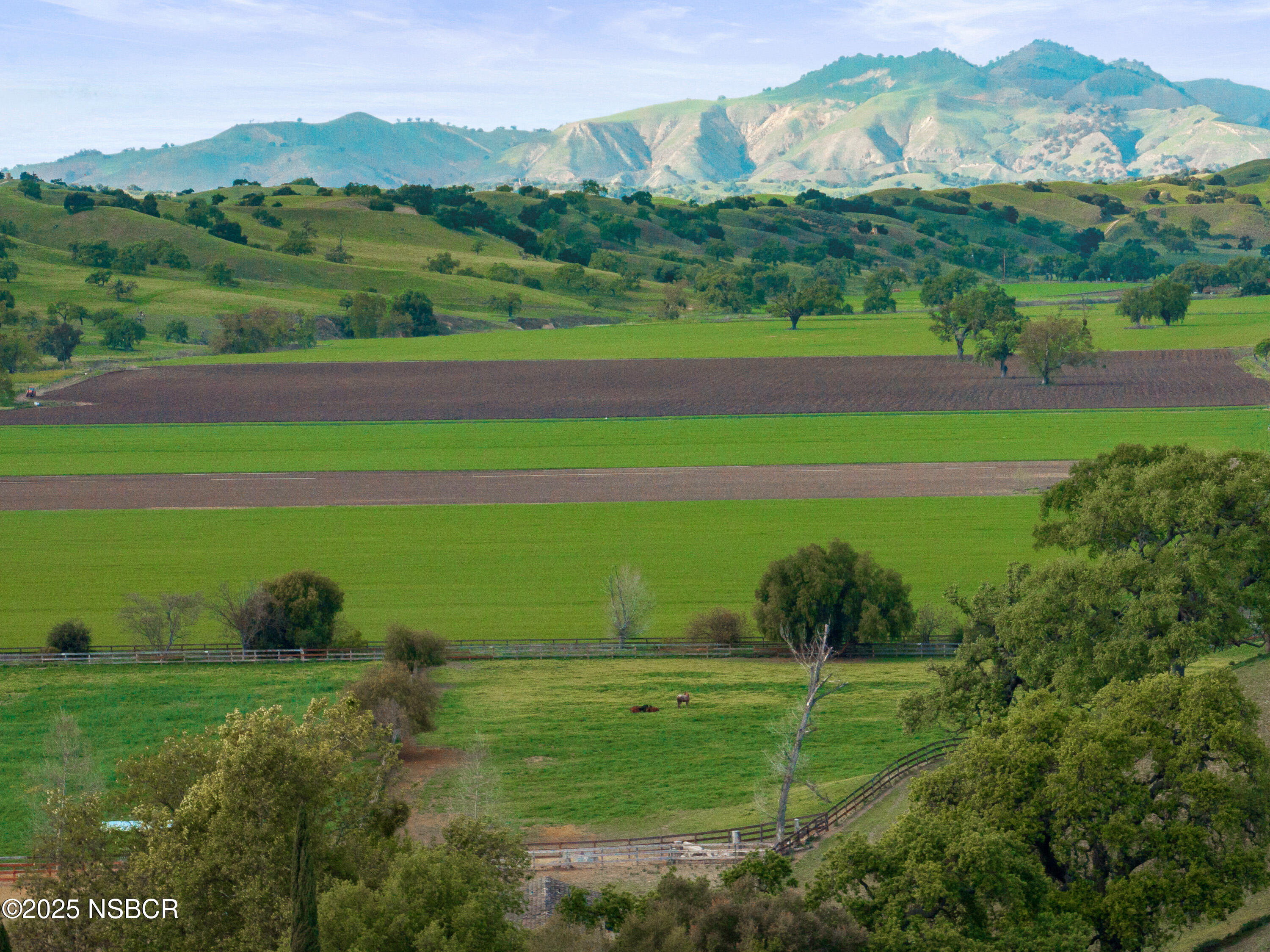 Los Olivos, California 93441, United States, 3 Bedrooms Bedrooms, ,5 BathroomsBathrooms,Residential,Active,237705