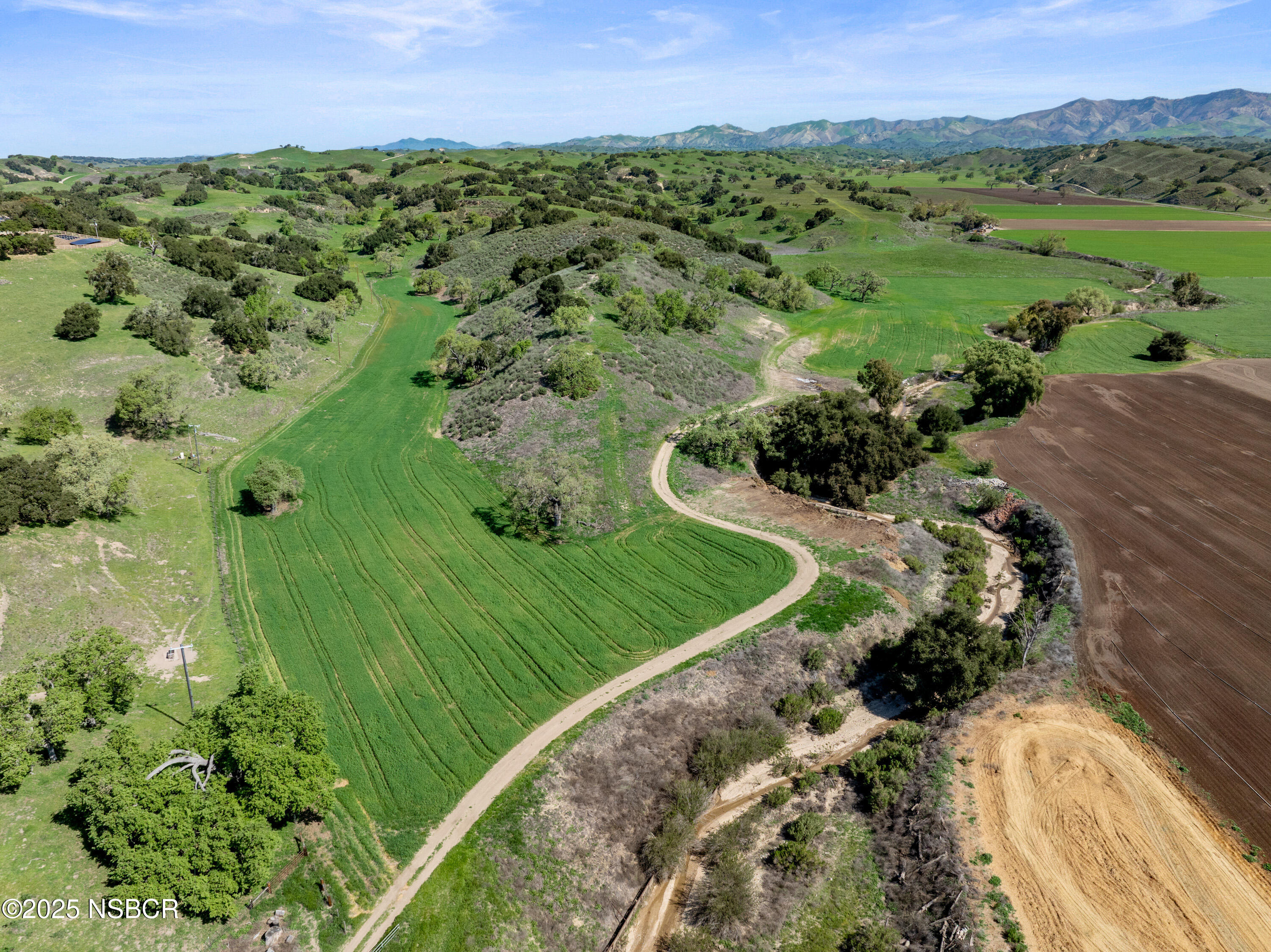 Los Olivos, California 93441, United States, 3 Bedrooms Bedrooms, ,5 BathroomsBathrooms,Residential,Active,237705