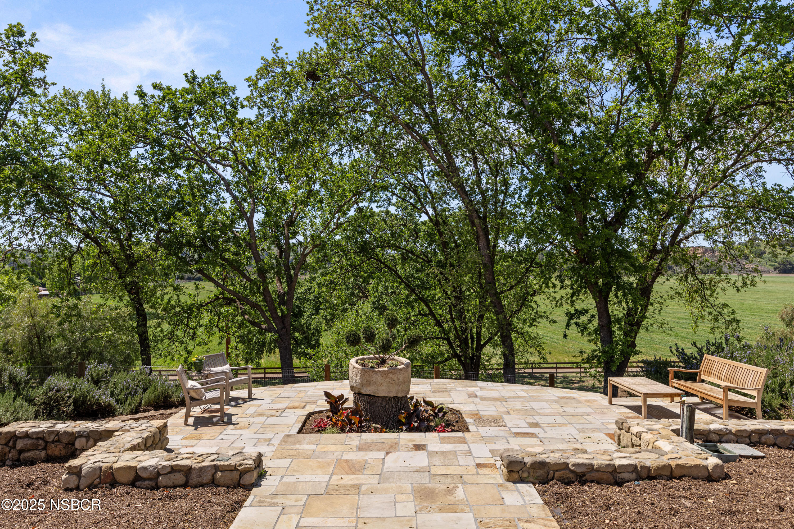 Los Olivos, California 93441, United States, 3 Bedrooms Bedrooms, ,5 BathroomsBathrooms,Residential,Active,237705