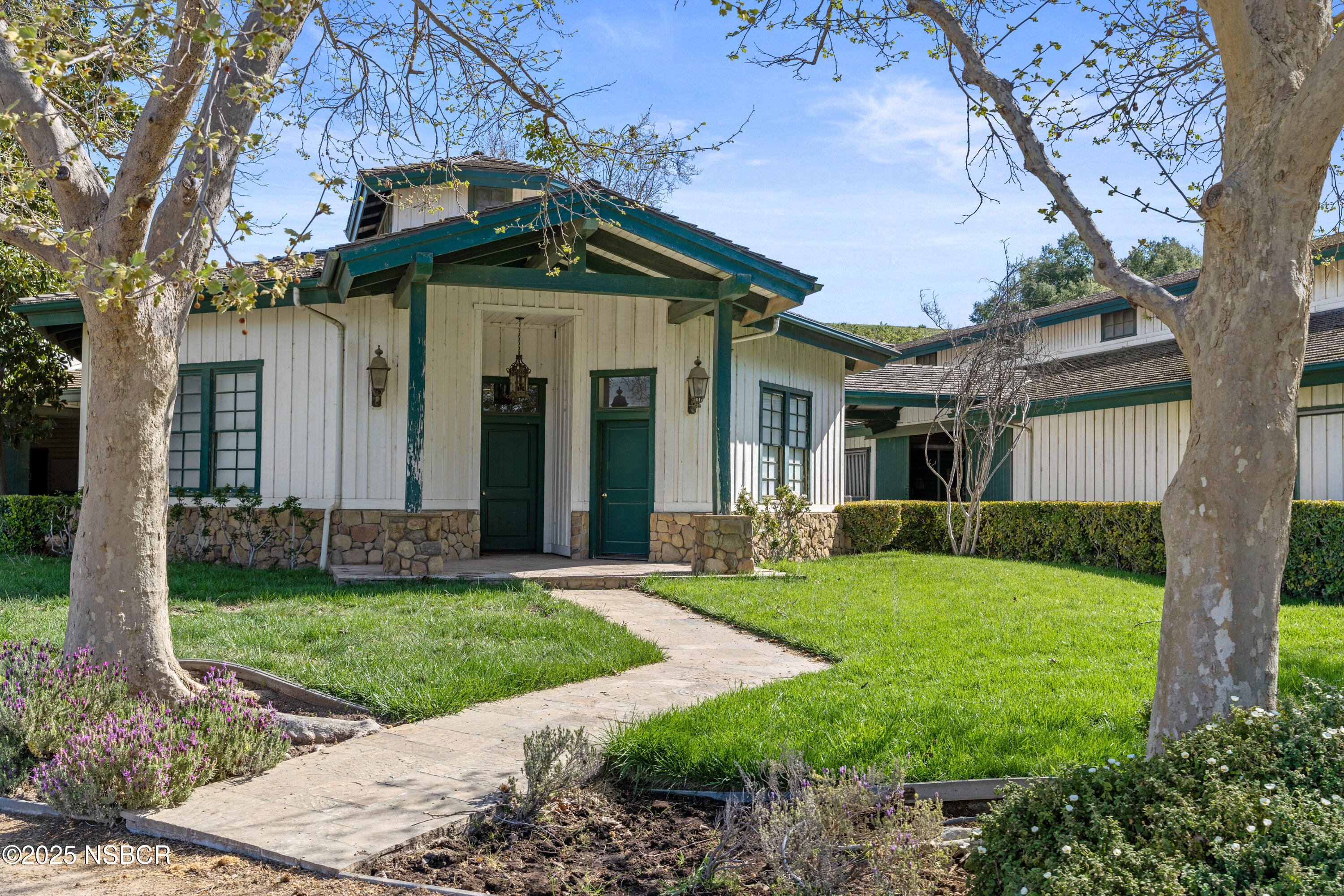 Los Olivos, California 93441, United States, 3 Bedrooms Bedrooms, ,5 BathroomsBathrooms,Residential,Active,237705