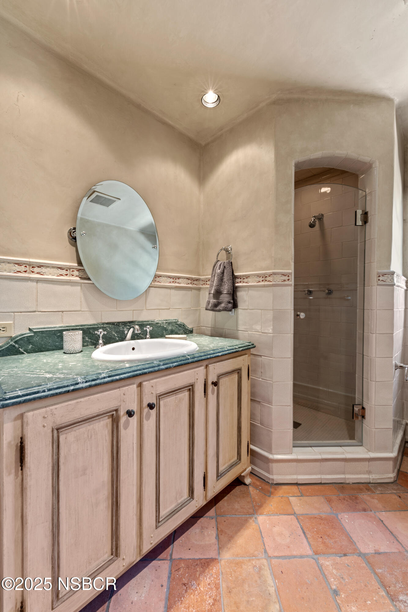 Los Olivos, California 93441, United States, 3 Bedrooms Bedrooms, ,5 BathroomsBathrooms,Residential,Active,237705