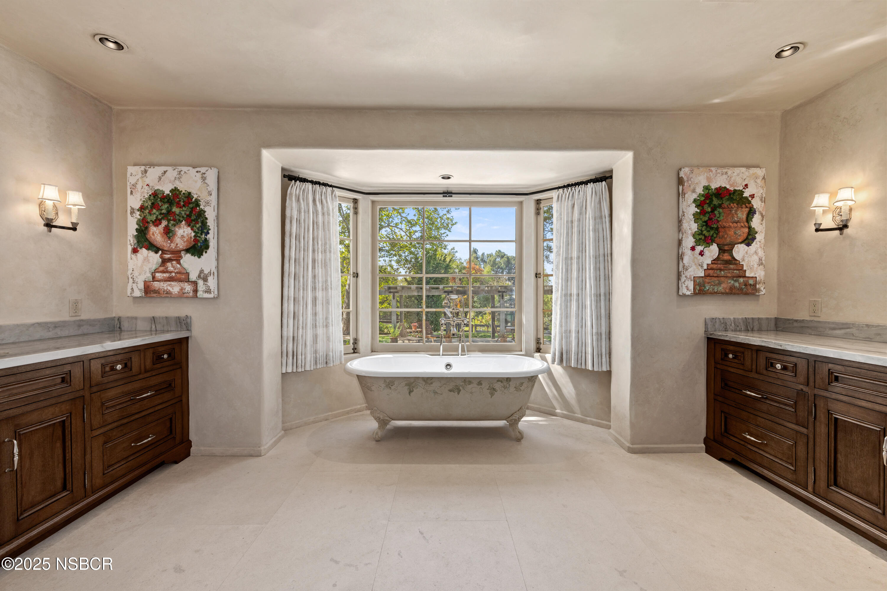 Los Olivos, California 93441, United States, 3 Bedrooms Bedrooms, ,5 BathroomsBathrooms,Residential,Active,237705