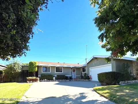 Photo of 1202 N School Street, Santa Maria, CA 93454 (MLS # 25002360)