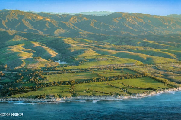 CLL REAL, GOLETA, CA 93117 - Image e2d780b57bf957e9dceb16d8b3f25a3a/3666546292