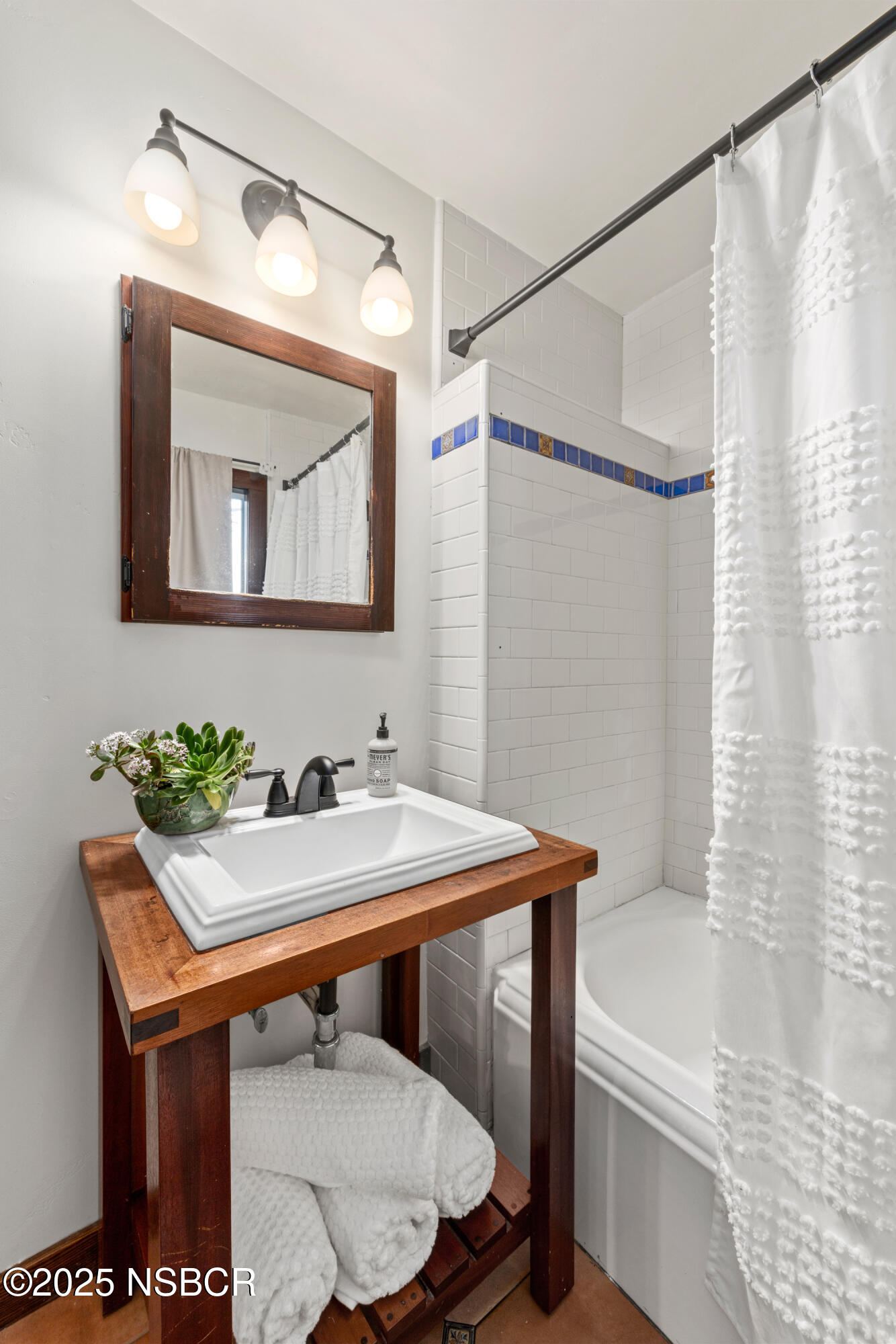 Solvang, California 93463, United States, 2 Bedrooms Bedrooms, ,1 BathroomBathrooms,Residential,Active,247482