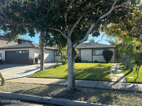 Photo of 1510 E Alvin Avenue, Santa Maria, CA 93454 (MLS # 25002387)